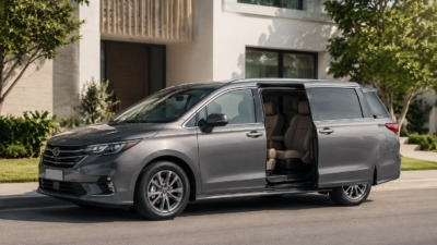 Honda Stepwgn из Японии: семейный минивэн с простором
